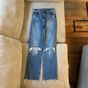 A&F Ultra High Rise 90’s Straight Jean. Size 24 R